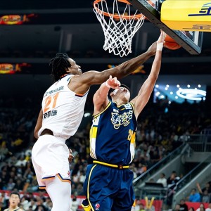 江苏快三-沪粤强强对话一边倒，广东男篮一问题无限凸显，杜锋抱头尽显无奈