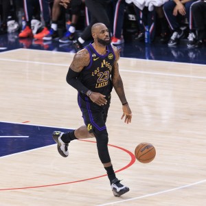 Skip：詹姆斯痴迷于看高尔夫球赛 他的坐骨神经痛肯定是由此而来